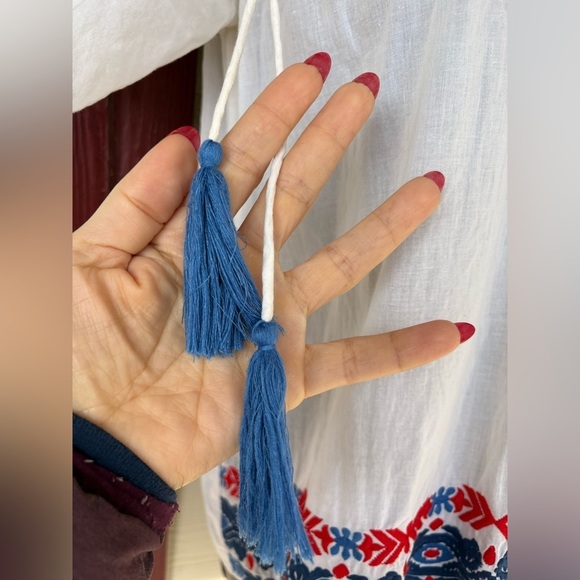 Anthropologie Pepin Cream Embroidered blue red Shirt
Size S preloved 💯 cotton - Picture 8 of 11